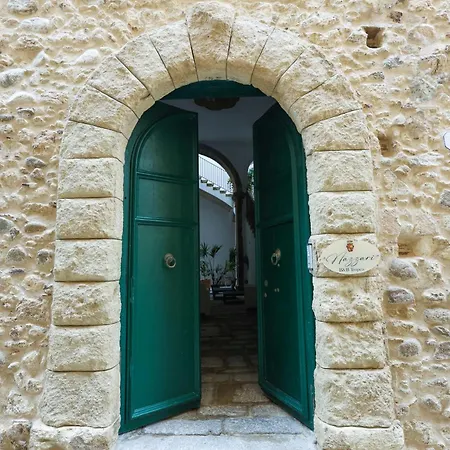 ゲストハウス Nazzari 3*