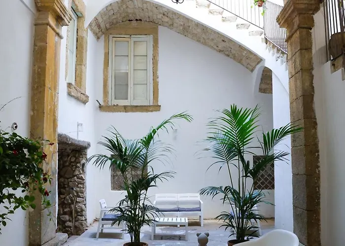 בית הארחה Nazzari 4*