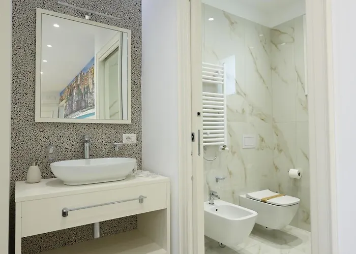 Nazzari בית הארחה